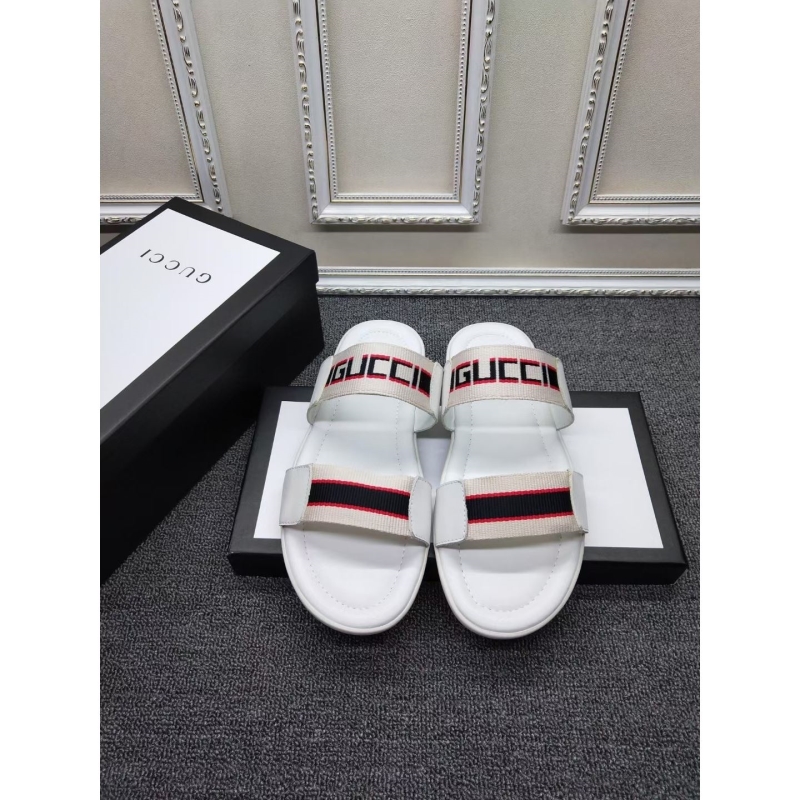 G*u*i slippers
